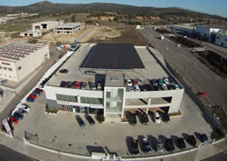 installazione fotovoltaico da 100kWp con moduli sunpower realizzato presso il parcheggio della concessionaria Nissan Toyota a prato sardo - Nuoro